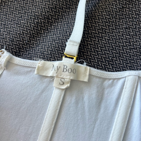 Macy’s white corset top - Picture 6 of 6